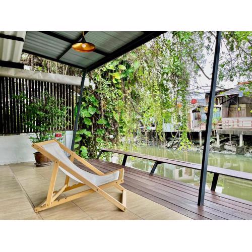 Kirin Riverside Homestay with AC, WiFi in Bangkok