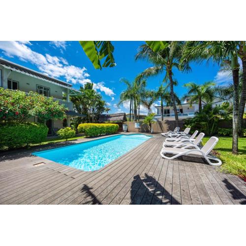 Kisana Residence - Spacious studio with balcony, shared pool and garden