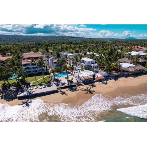 Kite Beach Oceanfront Two Bedroom Patio and Garden