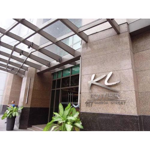 KL Rooms at Greenbelt makati with cityview