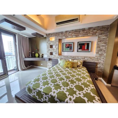 KL Tower Executive Studio with Balcony near AIM Makati CBD Greenbelt Mall