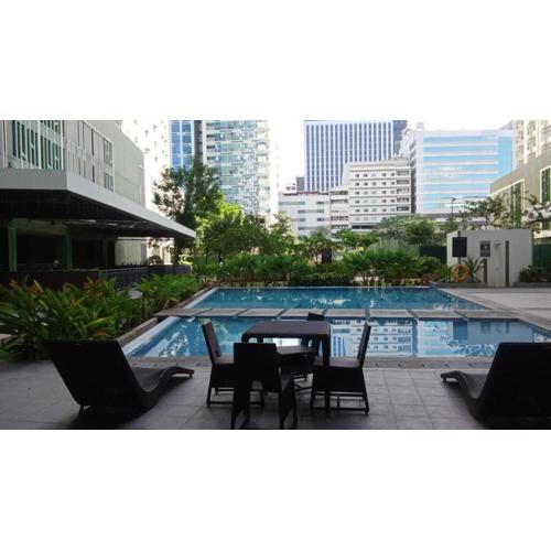 Kler Condo Garden with City View