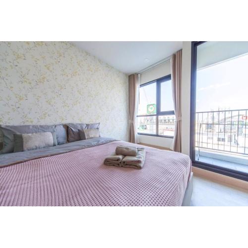 Knightsbridge Duplex Tiwanon by Natcha