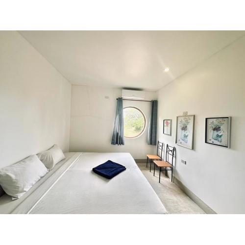 Kohchang stayin premium hotel in beach street market