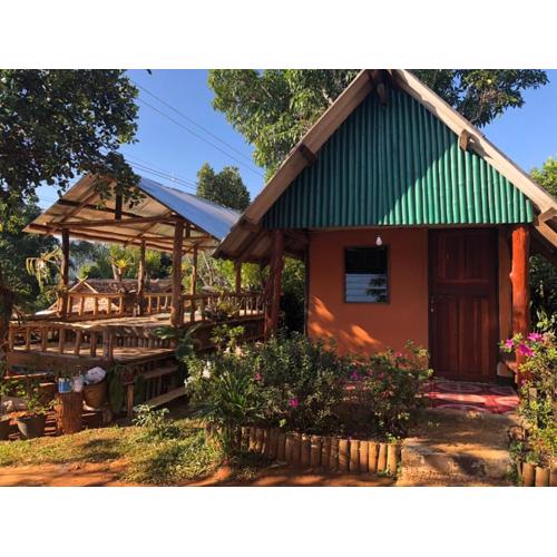 Kola Homestay, Pang Ung, Mae Hong Son ลุงกอละ โฮมสเตย์ ปางอุ๋ง