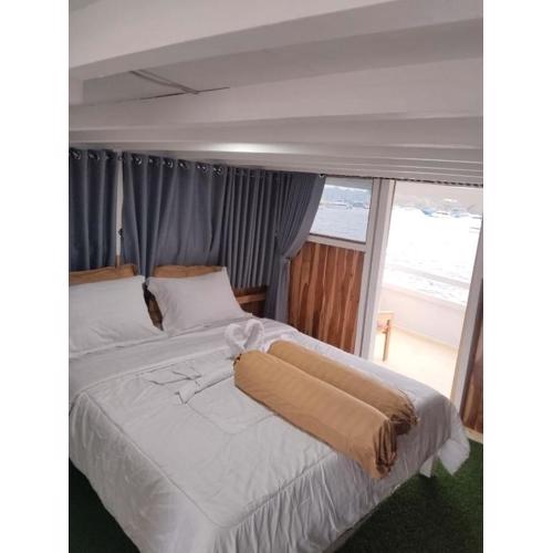 Komodo live a board Cruise