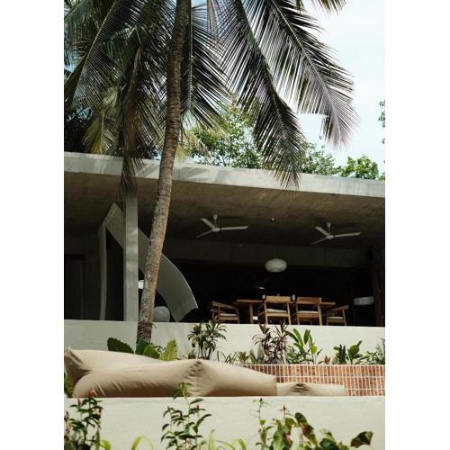 Konkrit, Tropical Brutalist Villa in Ahangama