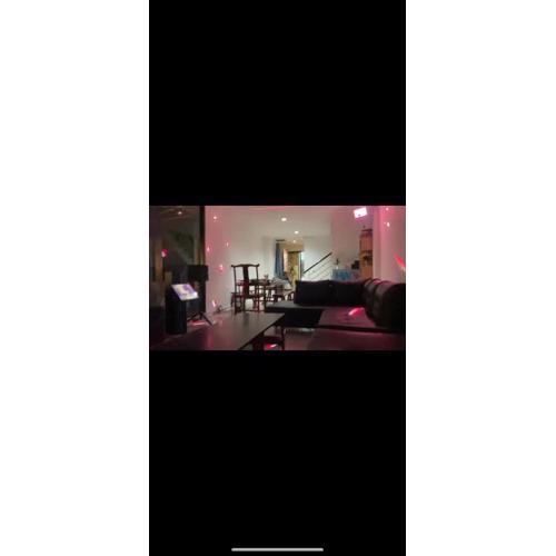 芭提雅市中心五卧六卫带KTV民宿hw