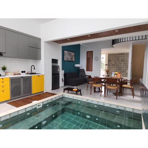 Kyoto House - KBP with Onsen style pool, Warm water, Near Parahyangan Golf