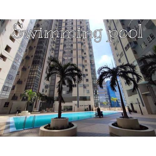 L1 Twin Bed Staycation in Bonifacio Global City