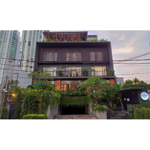 La Boheme, Rooms and Coffee