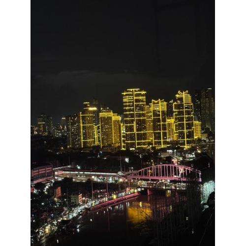 La Casa Zen - Cozy Studio with private Wi-Fi, complimentary access to Fitness Centre, swimming pool and stunning city view located near the CBD of Ortigas, Makati, BGC