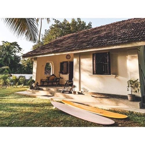 La Coline 1957 Ahangama