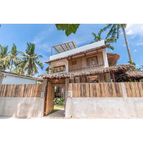 La Luna Villa Siargao - Entire 3BR Villa w Plunge Pool & Rooftop