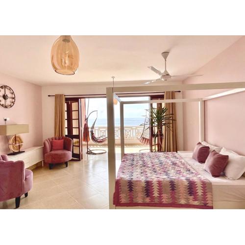 La Mera Ocean-View, with Pool and 2 stylish Bedroom