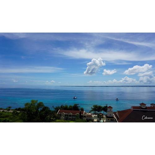 La Mirada Deluxe Suites with Oceanview