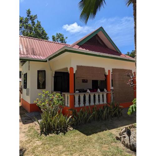 La Passe Guesthouse Self Catering Bungalow