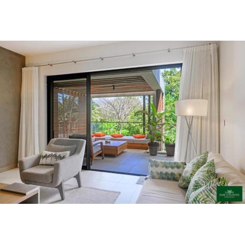 La Peninsule 1 by Mont Choisy Le Parc