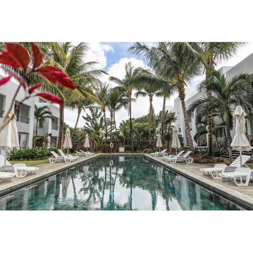 La Residence Sea Horse and Seashell Beachfront Apartment 23