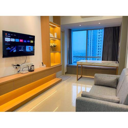 La Rosa III at Anderson Tower