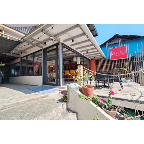 La Ud Lounge and Hostel