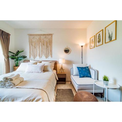 Lacasita HuaHin white room Condo