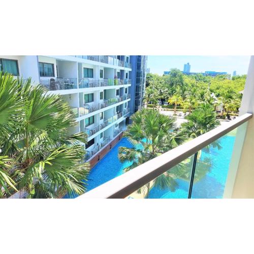 Laguna beach 1A with swimming pool views Pattaya