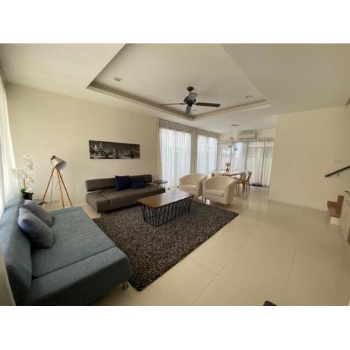 Laguna beach townhouse conner with garden