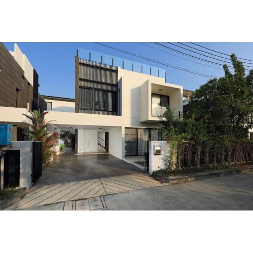 Laguna Park by Goodman Brokers