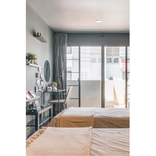 Laid Back Bangkok Living in a Retro Chic Retreat