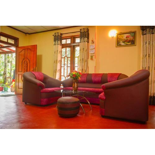 Lak Sewana Home Stay