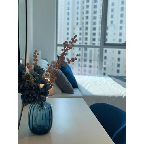 Lake & Beach view Studio in the Center of Marina