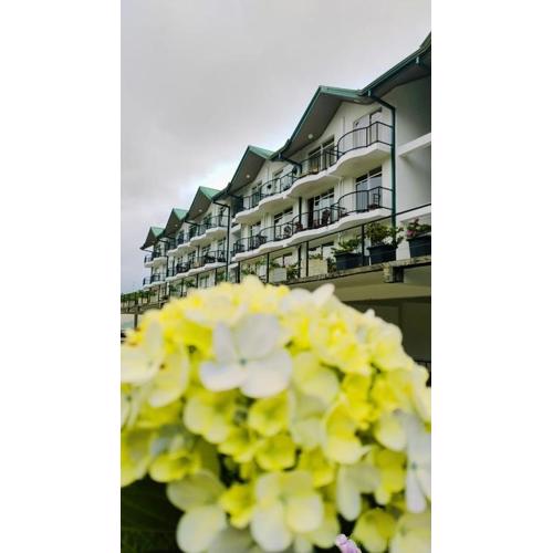 Lake Breeze Luxury Apartment