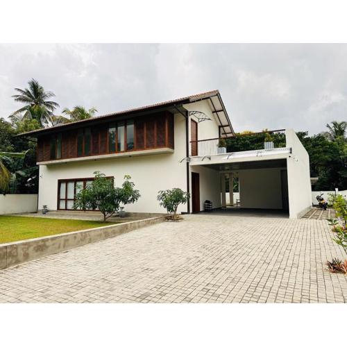 Lake Round Luxury House