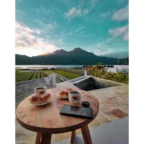 Lake Side Retreat & hot spring