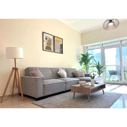 Lake View 1BR Apt Balcony & Near DMCC Metro