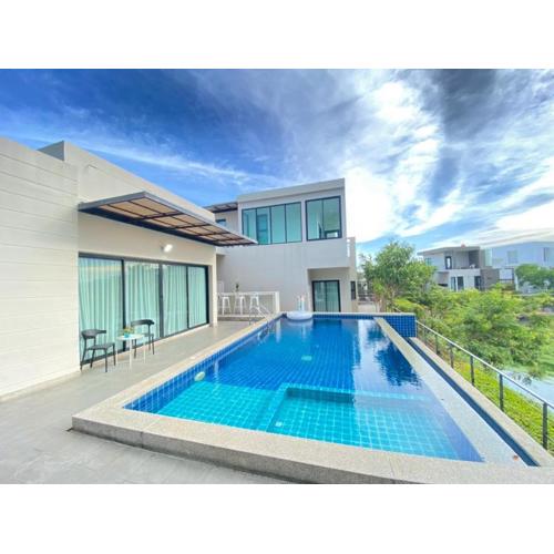 Lake View 3BR Villa with Private Pool Pattaya 30