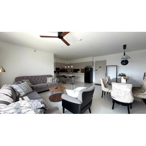 Lake view apartment in Laguna