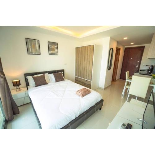 LAKE VIEW Studio in LBR Maldives