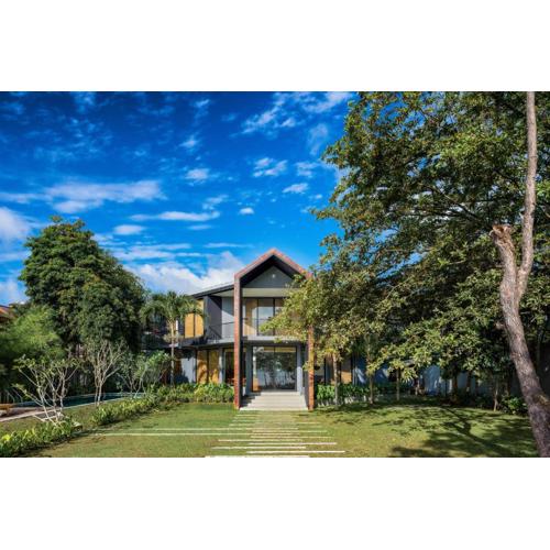 LAKE VILLA by CARLSEN