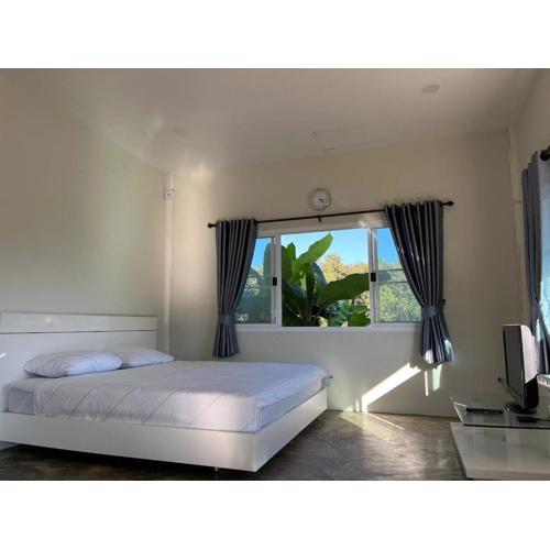 Lake Villa Exclusive Tropical Garden Retreat