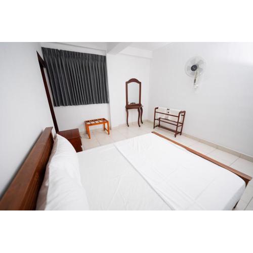 Lakeside Escape Kandy