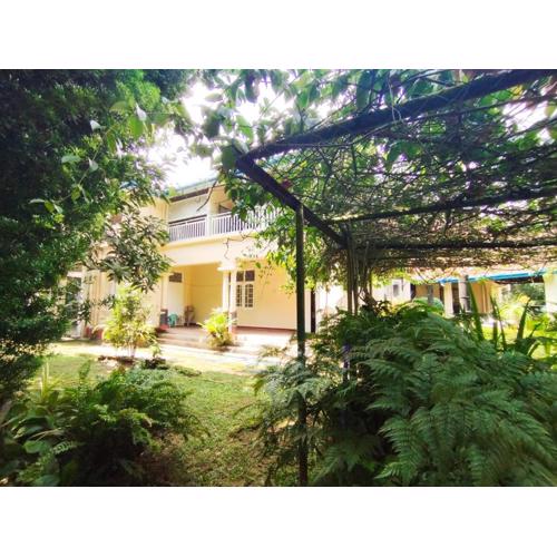 Lamp Colonial Bungalow Airport