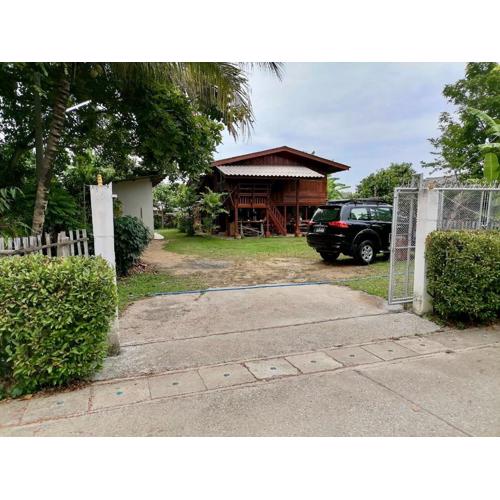 Lanna house Sankampaeng บ้านหอเสื้อสันกำแพง