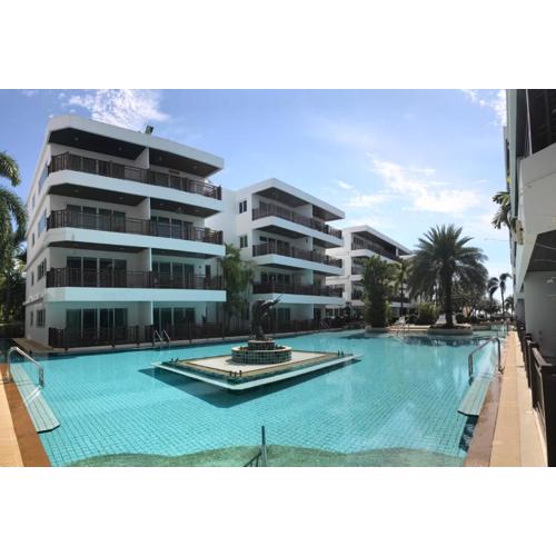 Large beachfront apartment in Cha-am