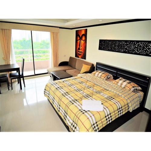 Large corner studio condo Jomtien
