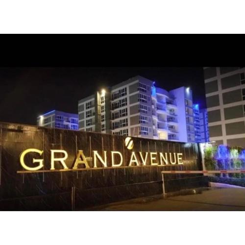 Large Deluxe Condo 5 Grand Avenue Central Pattaya