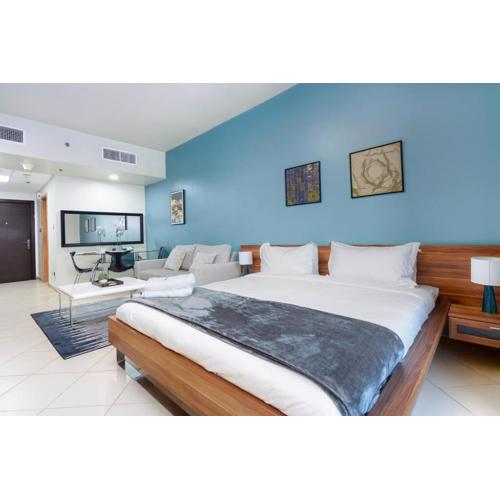 Large Studio Attached to Metro - Dubai Marina Diamond3