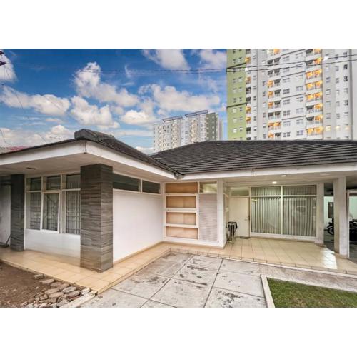 Large Villa 3BR Cieumbuleuit near PVJ & Cihamplas by 2ndHome