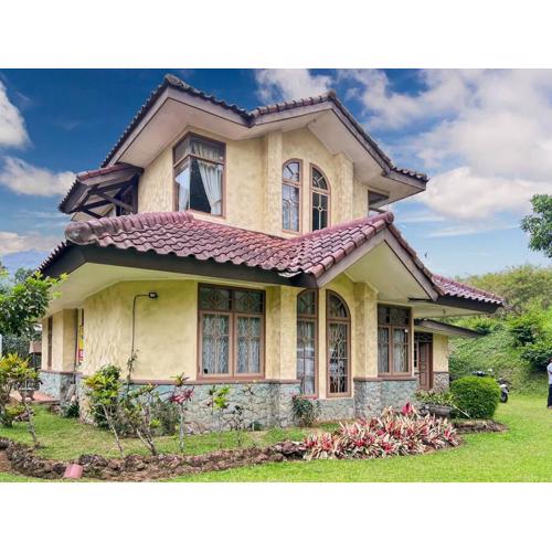 Large Villa Ciater 3BR near Sariater by 2ndHome